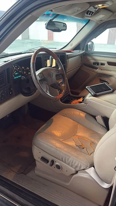 2003 Cadillac Escalade & EXT 2nd Gen - Image 3 of 5