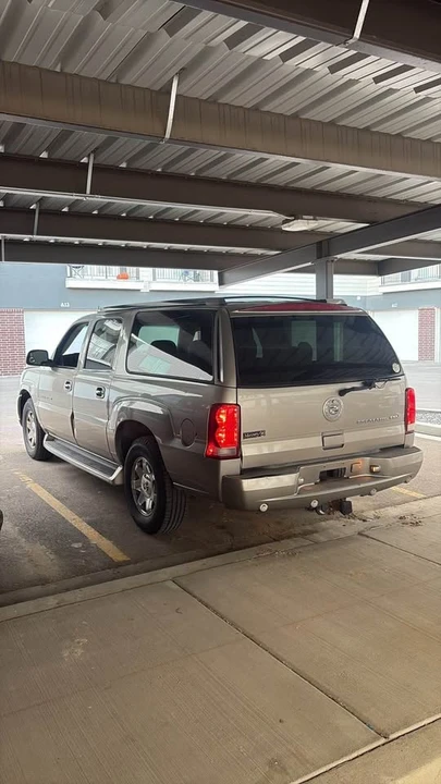 2003 Cadillac Escalade & EXT 2nd Gen - Image 2 of 5