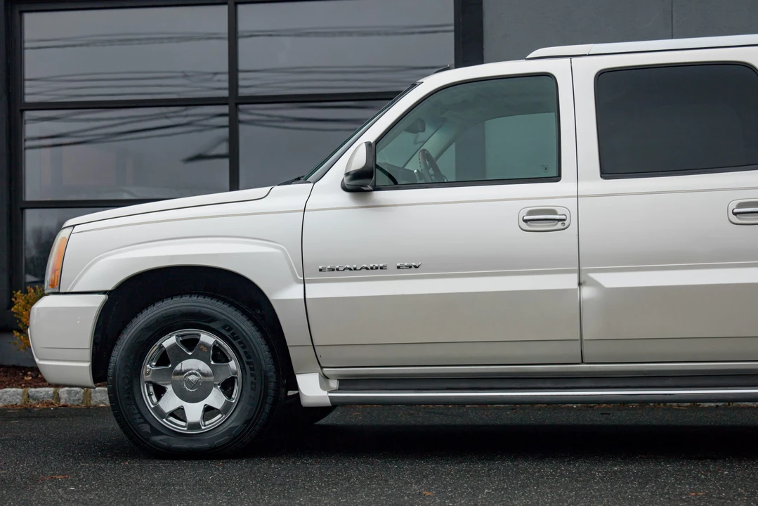 2003 Cadillac Escalade & EXT 2nd Gen - Image 24 of 31