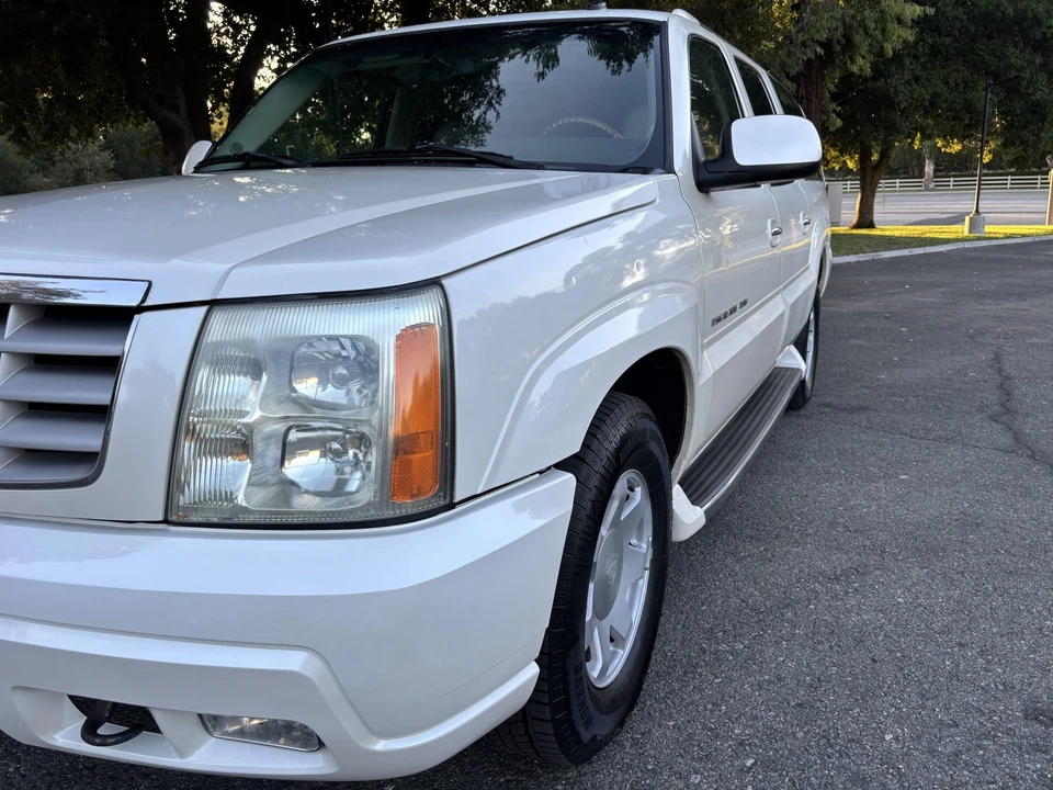 2003 Cadillac Escalade & EXT 2nd Gen - Image 12 of 31