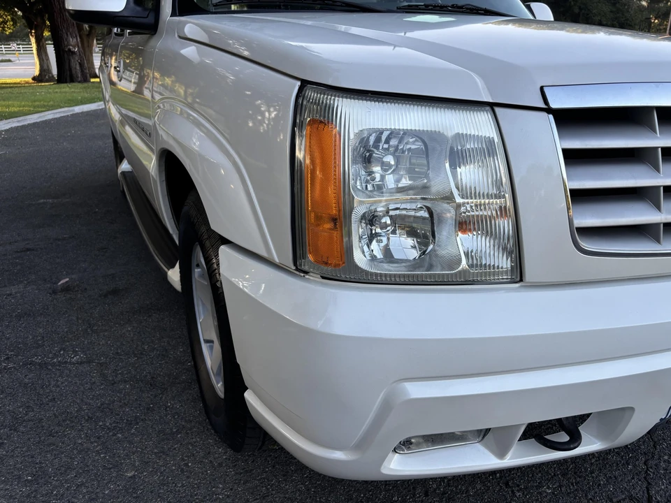 2003 Cadillac Escalade & EXT 2nd Gen - Image 11 of 31