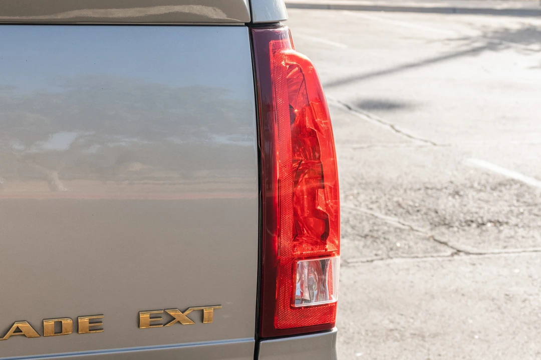 2003 Cadillac Escalade & EXT 2nd Gen - Image 25 of 31