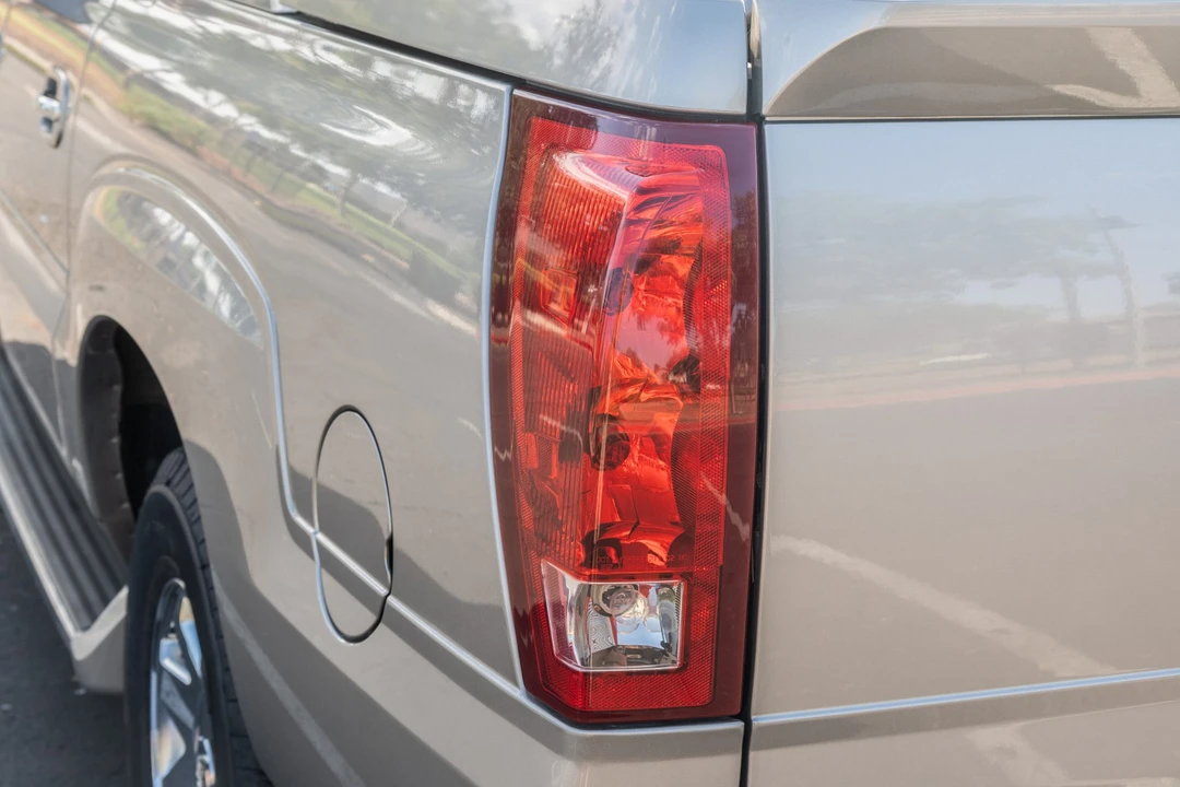 2003 Cadillac Escalade & EXT 2nd Gen - Image 26 of 31