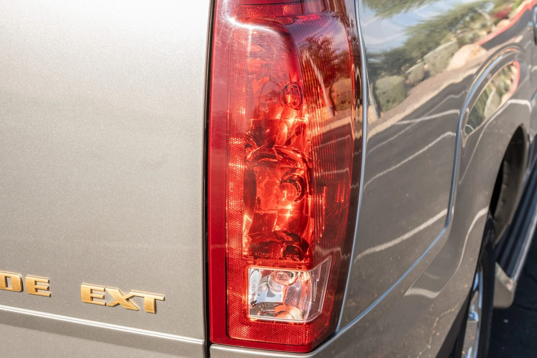 2003 Cadillac Escalade & EXT 2nd Gen - Image 29 of 31