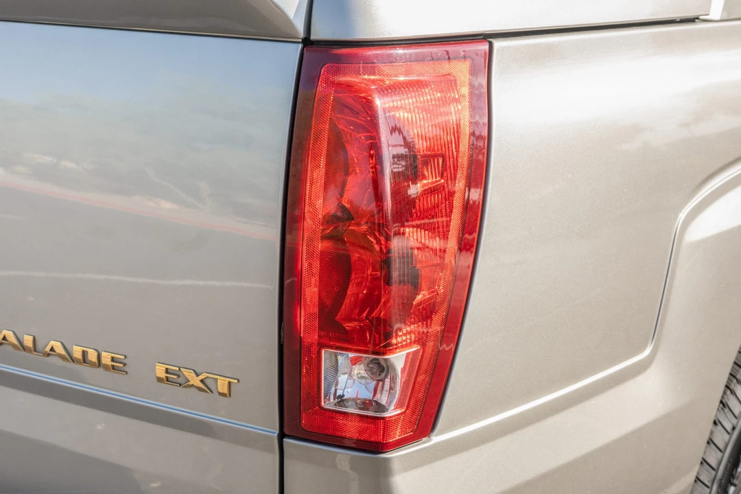2003 Cadillac Escalade & EXT 2nd Gen - Image 27 of 31