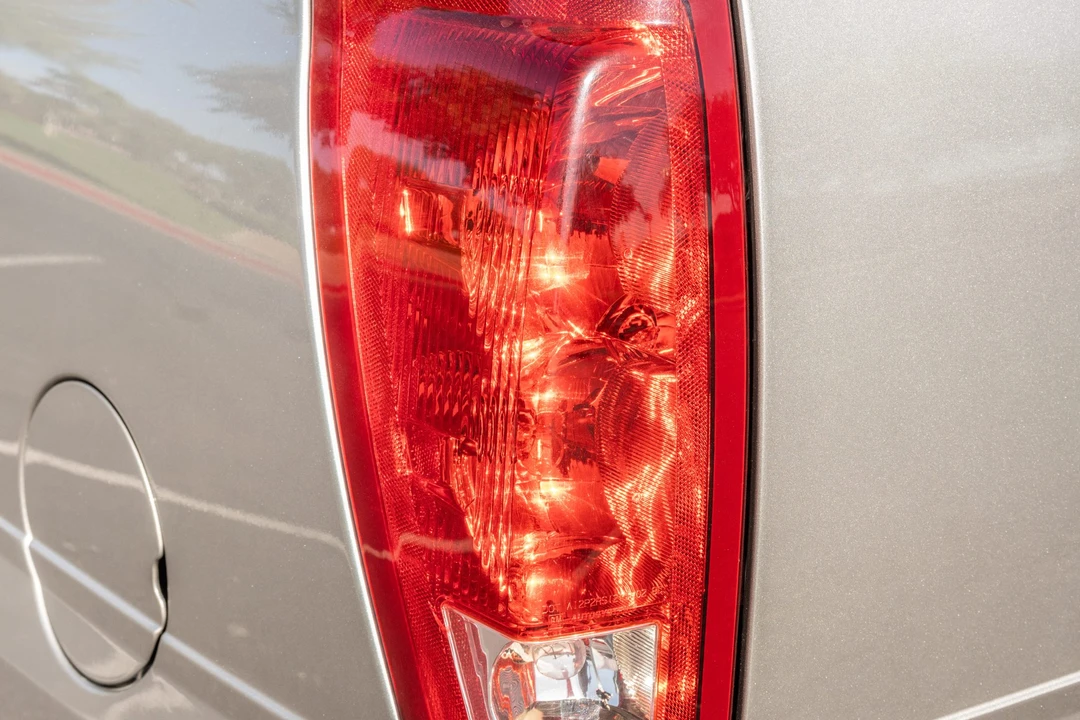 2003 Cadillac Escalade & EXT 2nd Gen - Image 28 of 31