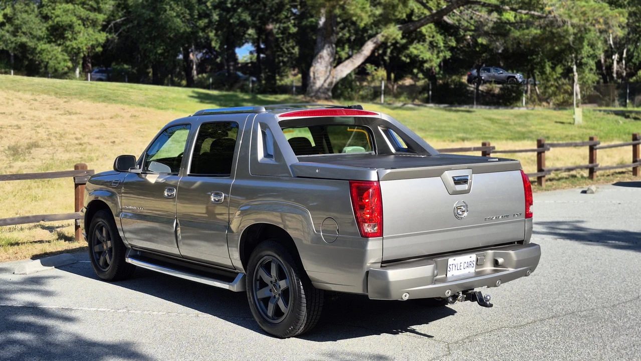 2003 Cadillac Escalade & EXT 2nd Gen - Image 16 of 31