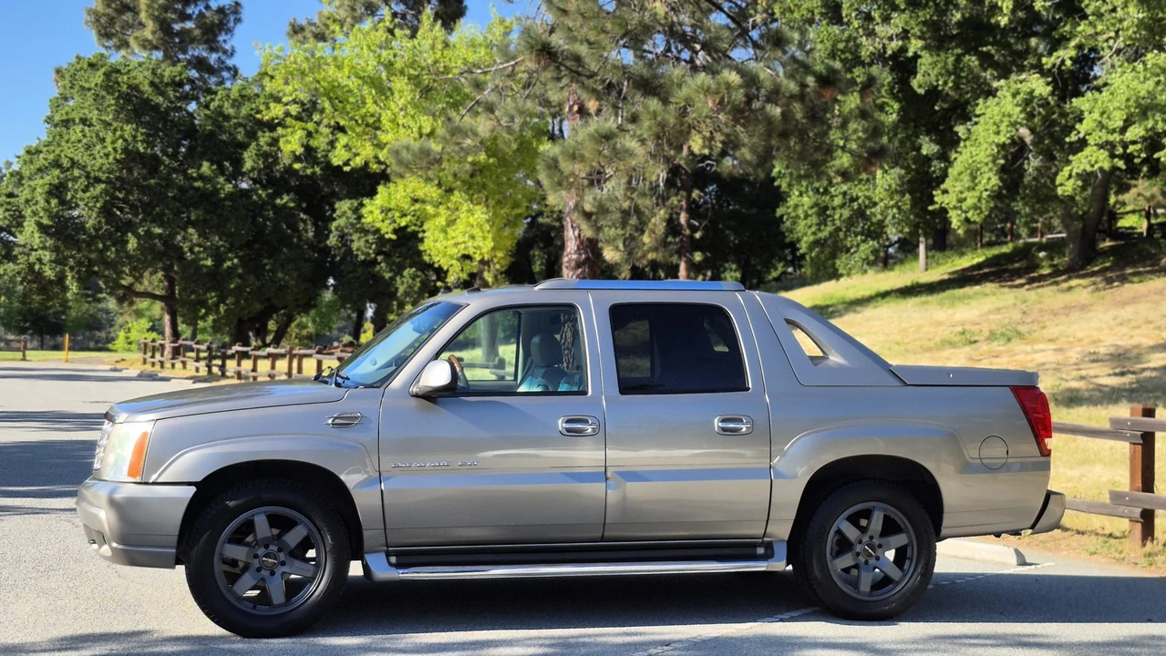 2003 Cadillac Escalade & EXT 2nd Gen - Image 11 of 31