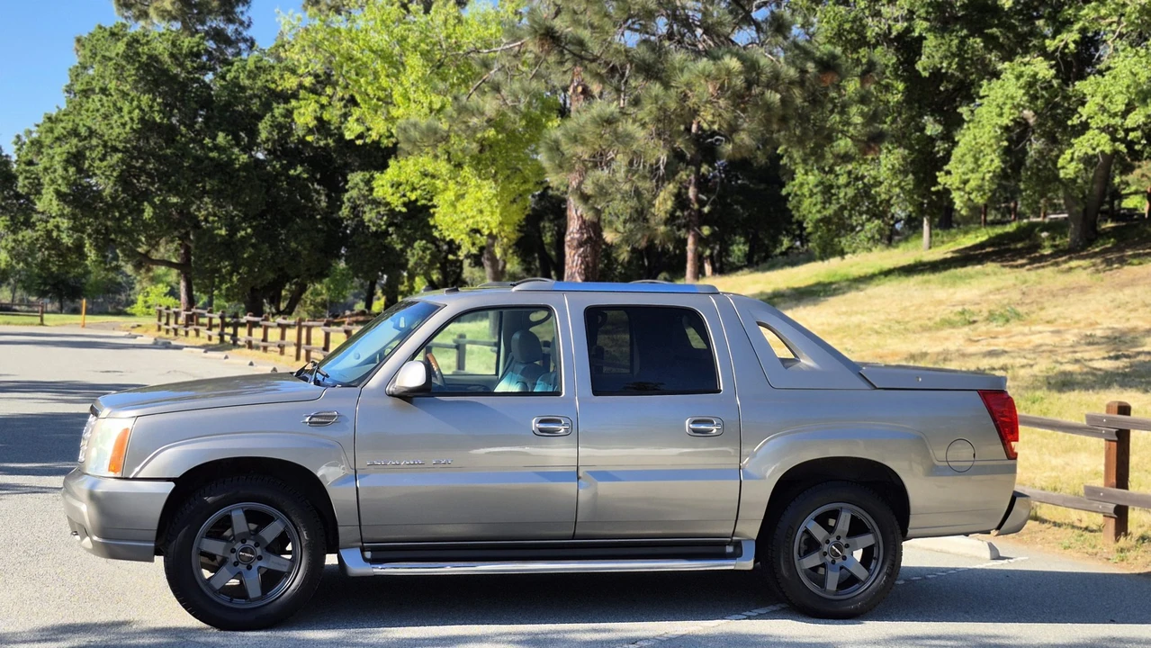 2003 Cadillac Escalade & EXT 2nd Gen - Image 9 of 31