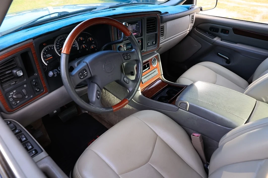 2003 Cadillac Escalade & EXT 2nd Gen - Image 4 of 12