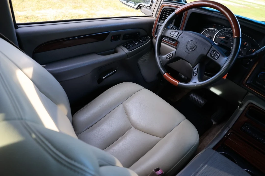 2003 Cadillac Escalade & EXT 2nd Gen - Image 20 of 21