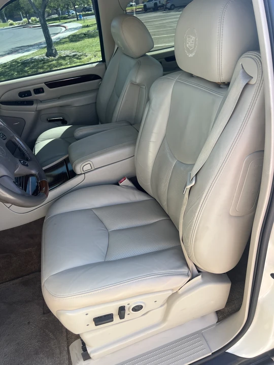 2003 Cadillac Escalade & EXT 2nd Gen - Image 28 of 31