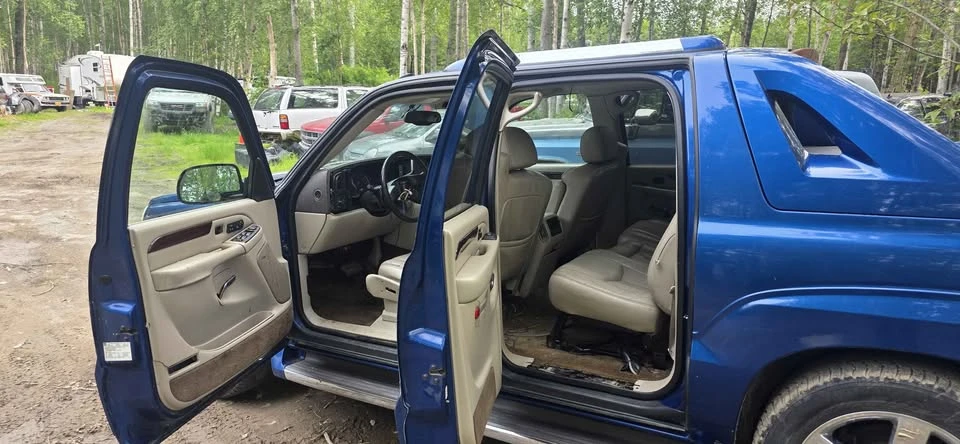 2003 Cadillac Escalade & EXT 2nd Gen - Image 6 of 7
