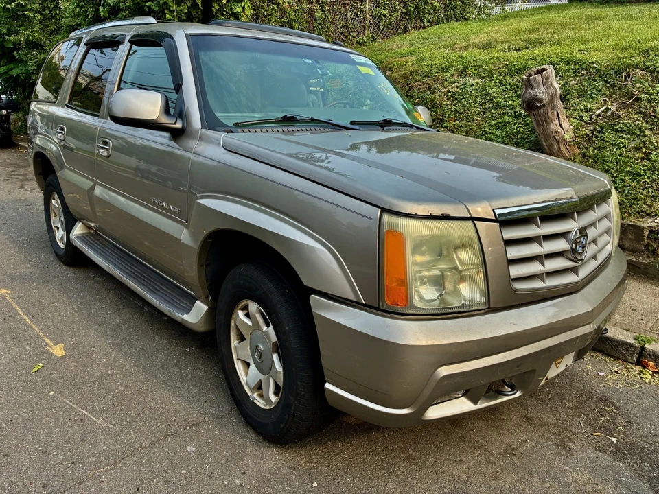 2003 Cadillac Escalade & EXT 2nd Gen - Image 5 of 5