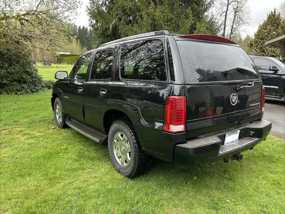 2003 Cadillac Escalade & EXT 2nd Gen - Image 2 of 11