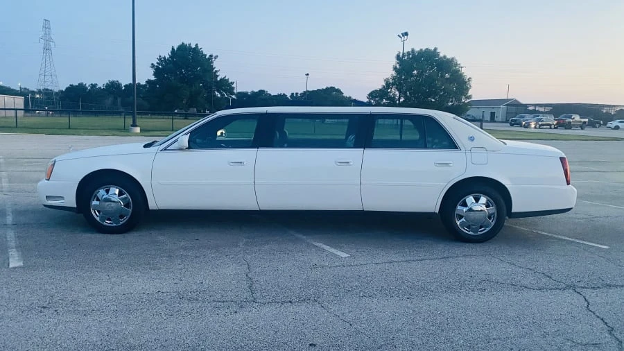 2003 Cadillac DeVille 8th Gen - Image 2 of 19