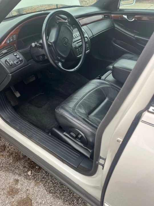 2003 Cadillac DeVille 8th Gen - Image 15 of 18