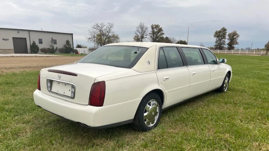 2003 Cadillac DeVille 8th Gen - Image 10 of 18