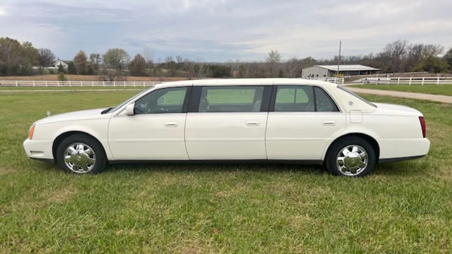 2003 Cadillac DeVille 8th Gen - Image 2 of 18