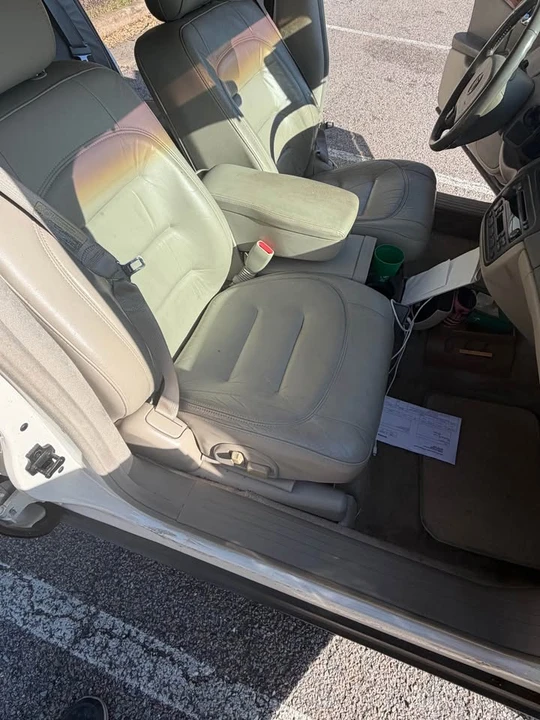 2003 Cadillac DeVille 8th Gen - Image 8 of 13