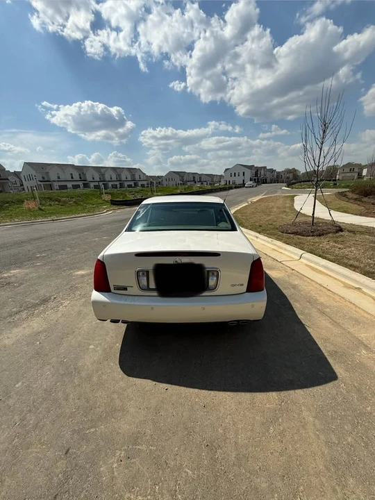 2003 Cadillac DeVille 8th Gen - Image 3 of 9