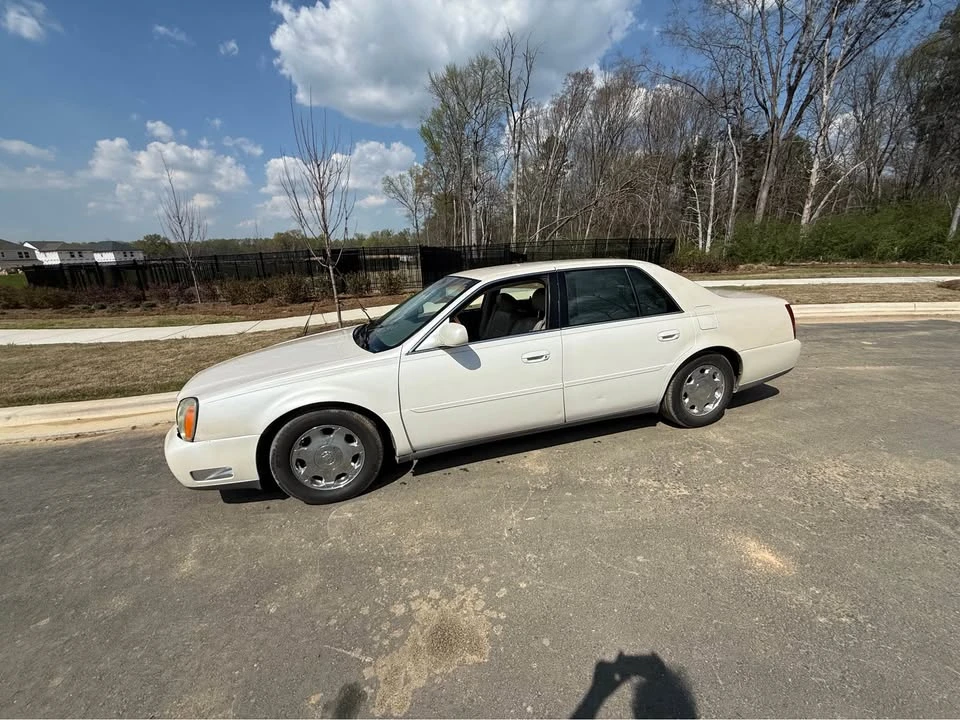2003 Cadillac DeVille 8th Gen - Image 2 of 9