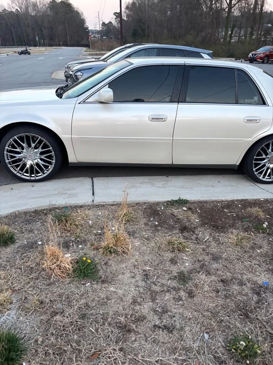 2003 Cadillac DeVille 8th Gen - Image 4 of 9