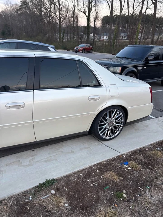 2003 Cadillac DeVille 8th Gen - Image 3 of 9