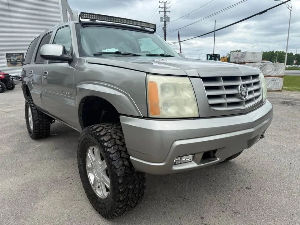 2003 Cadillac Escalade & EXT 2nd Gen - Image 2 of 14
