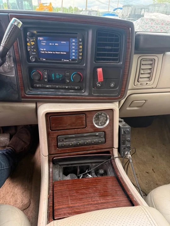 2003 Cadillac Escalade & EXT 2nd Gen - Image 5 of 14