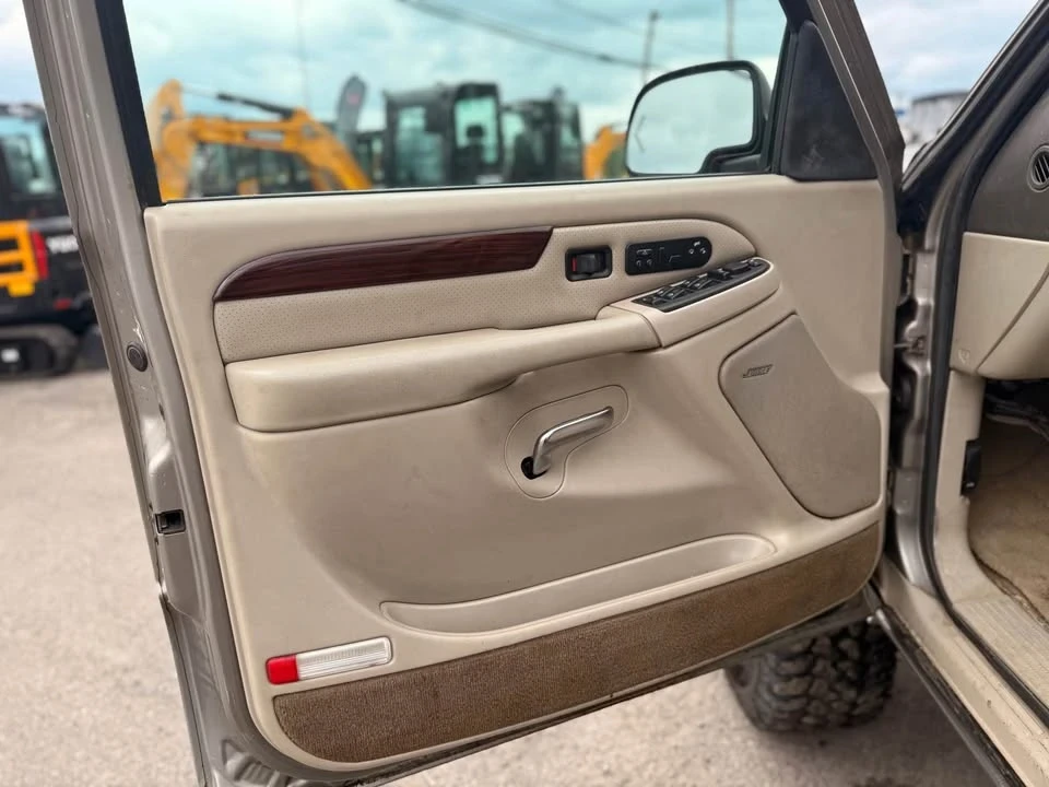 2003 Cadillac Escalade & EXT 2nd Gen - Image 12 of 14