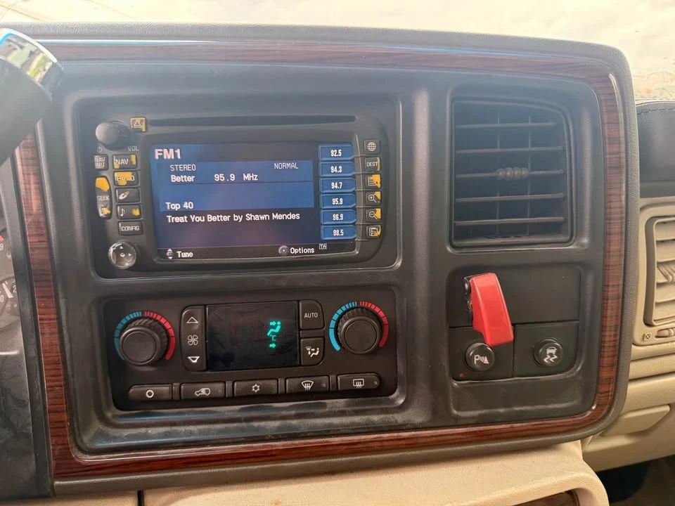 2003 Cadillac Escalade & EXT 2nd Gen - Image 10 of 14