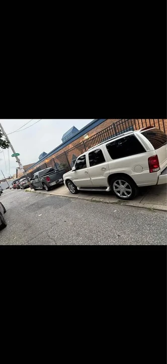 2003 Cadillac Escalade & EXT 2nd Gen - Image 5 of 5