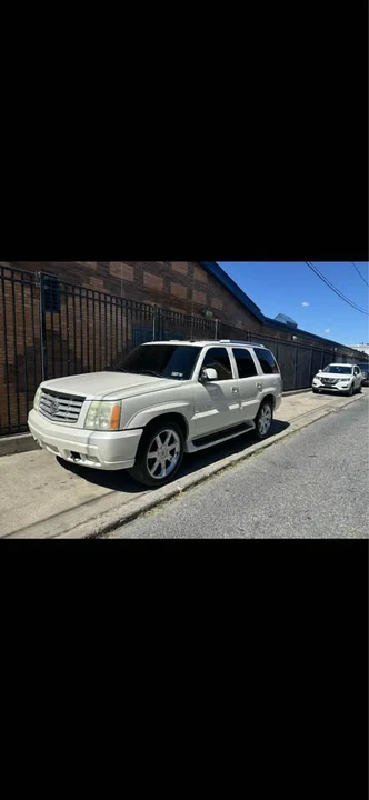 2003 Cadillac Escalade & EXT 2nd Gen - Image 4 of 5