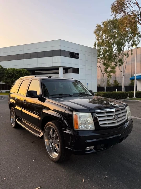 2003 Cadillac Escalade & EXT 2nd Gen - Image 3 of 15
