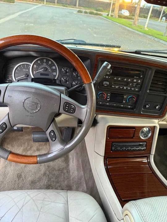 2003 Cadillac Escalade & EXT 2nd Gen - Image 12 of 15