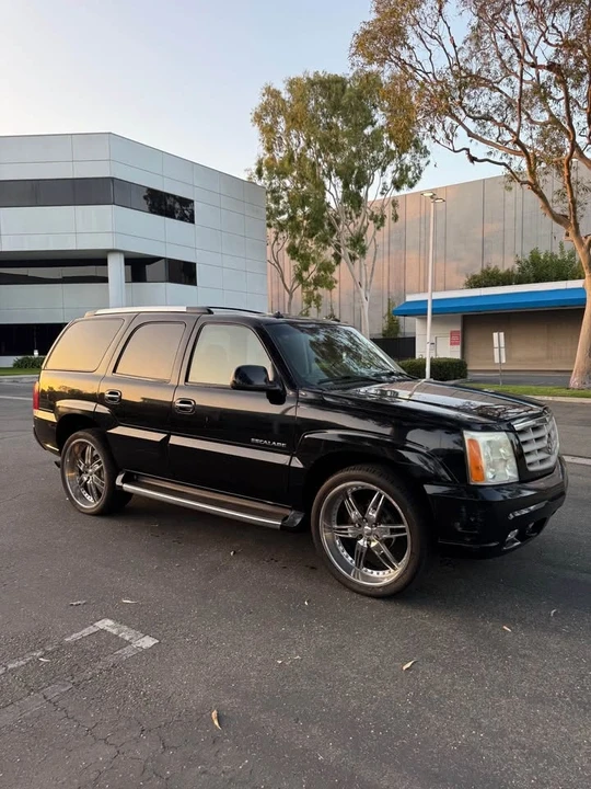2003 Cadillac Escalade & EXT 2nd Gen - Image 4 of 15