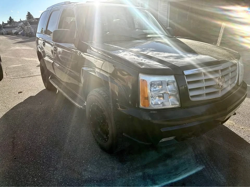 2003 Cadillac Escalade & EXT 2nd Gen - Image 2 of 6