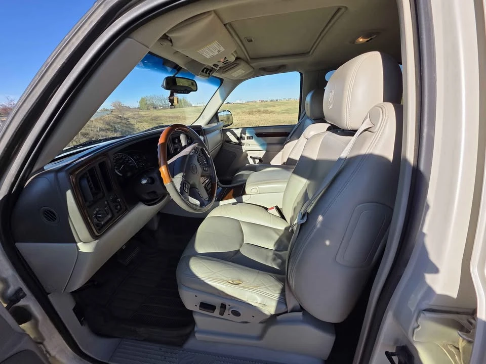 2003 Cadillac Escalade & EXT 2nd Gen - Image 3 of 7