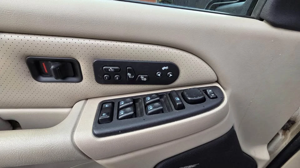 2003 Cadillac Escalade & EXT 2nd Gen - Image 14 of 18