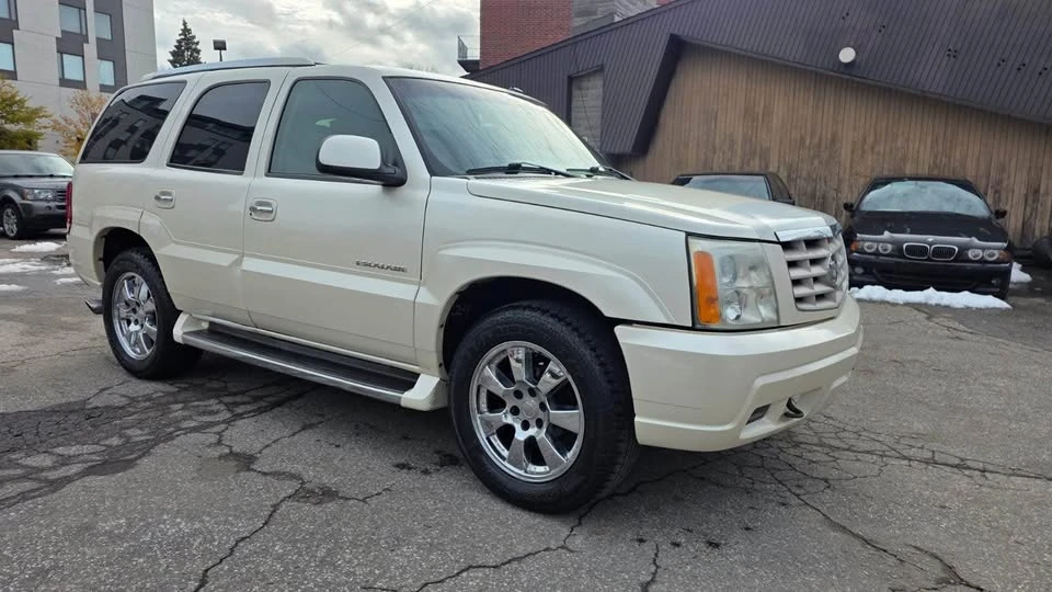 2003 Cadillac Escalade & EXT 2nd Gen - Image 2 of 18