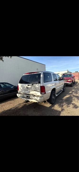 2003 Cadillac Escalade & EXT 2nd Gen - Image 2 of 15