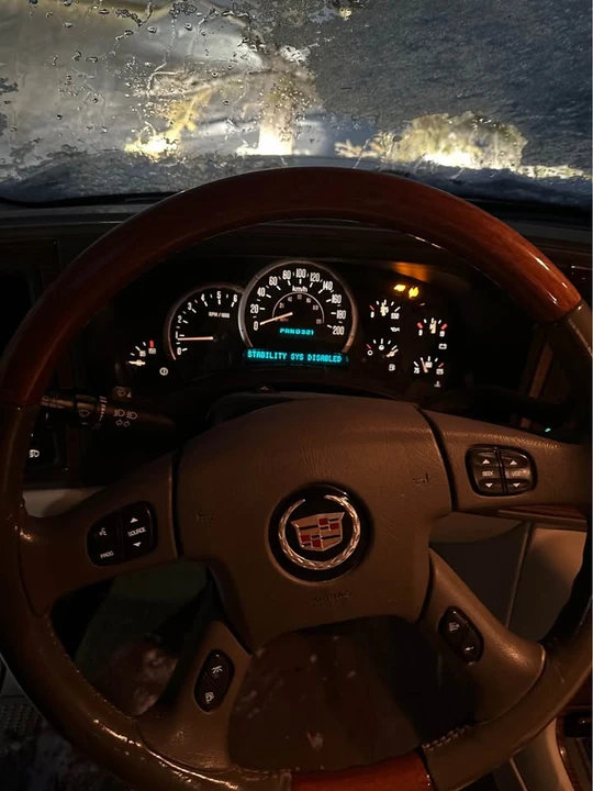 2003 Cadillac Escalade & EXT 2nd Gen - Image 11 of 15