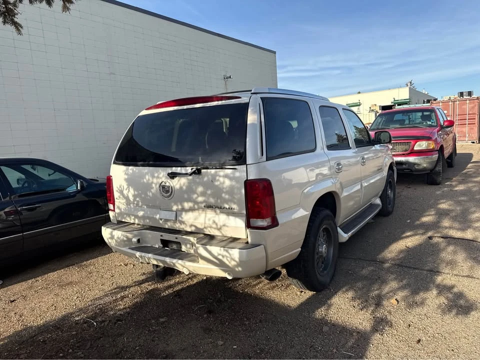 2003 Cadillac Escalade & EXT 2nd Gen - Image 4 of 15
