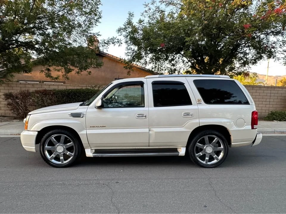 2003 Cadillac Escalade & EXT 2nd Gen - Image 2 of 13
