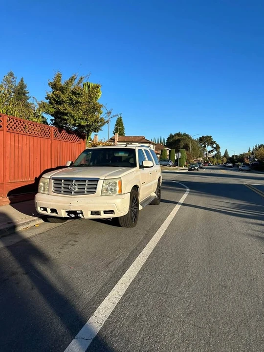 2003 Cadillac Escalade & EXT 2nd Gen - Image 3 of 10