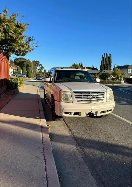 2003 Cadillac Escalade & EXT 2nd Gen - Image 2 of 10