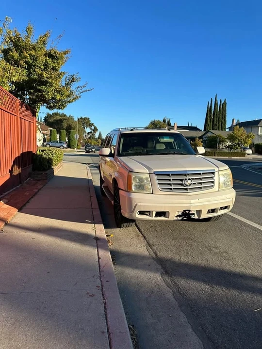 2003 Cadillac Escalade & EXT 2nd Gen - Image 4 of 10