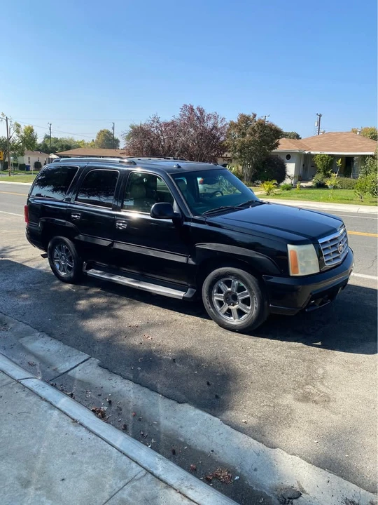 2003 Cadillac Escalade & EXT 2nd Gen - Image 2 of 9