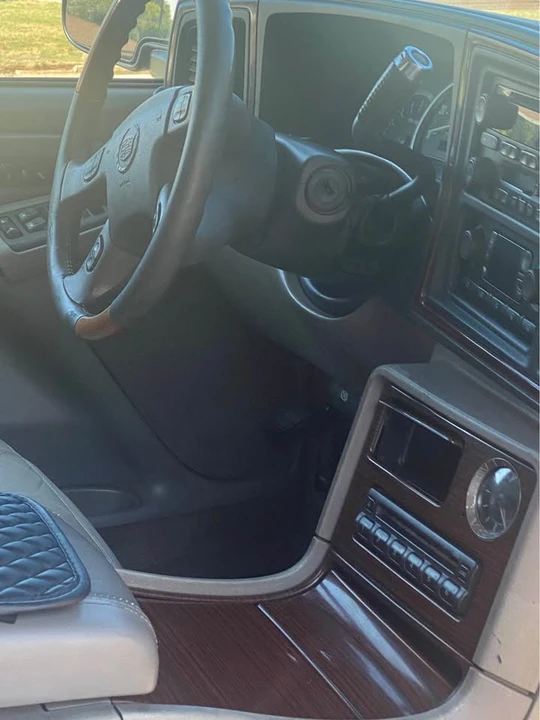 2003 Cadillac Escalade & EXT 2nd Gen - Image 4 of 9